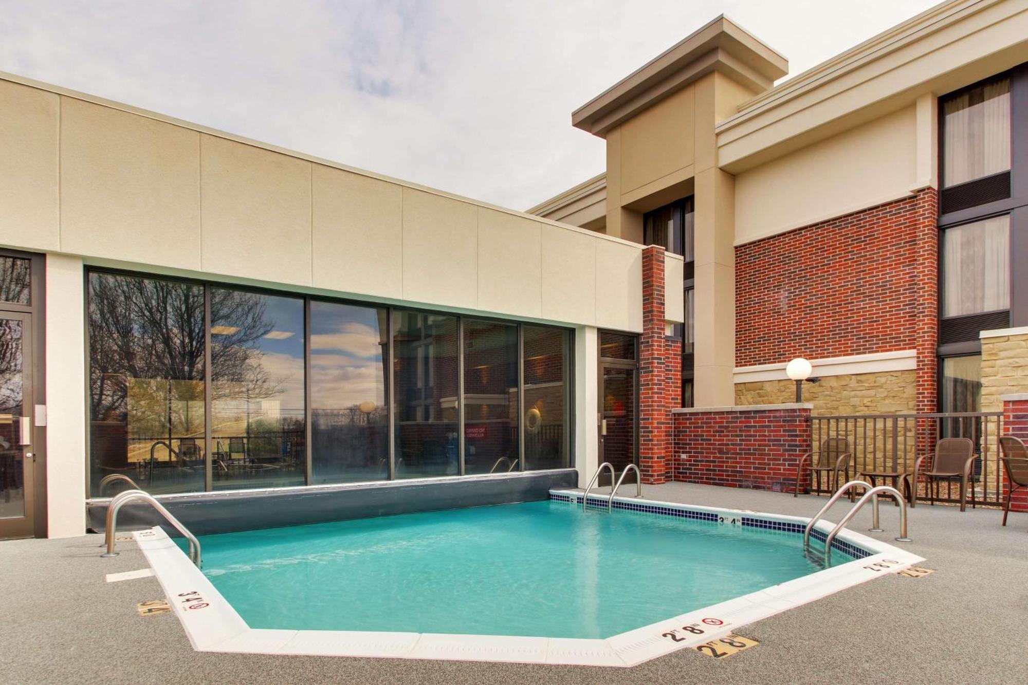 Drury Inn & Suites พ็อพลาร์บลัฟ ภายนอก รูปภาพ