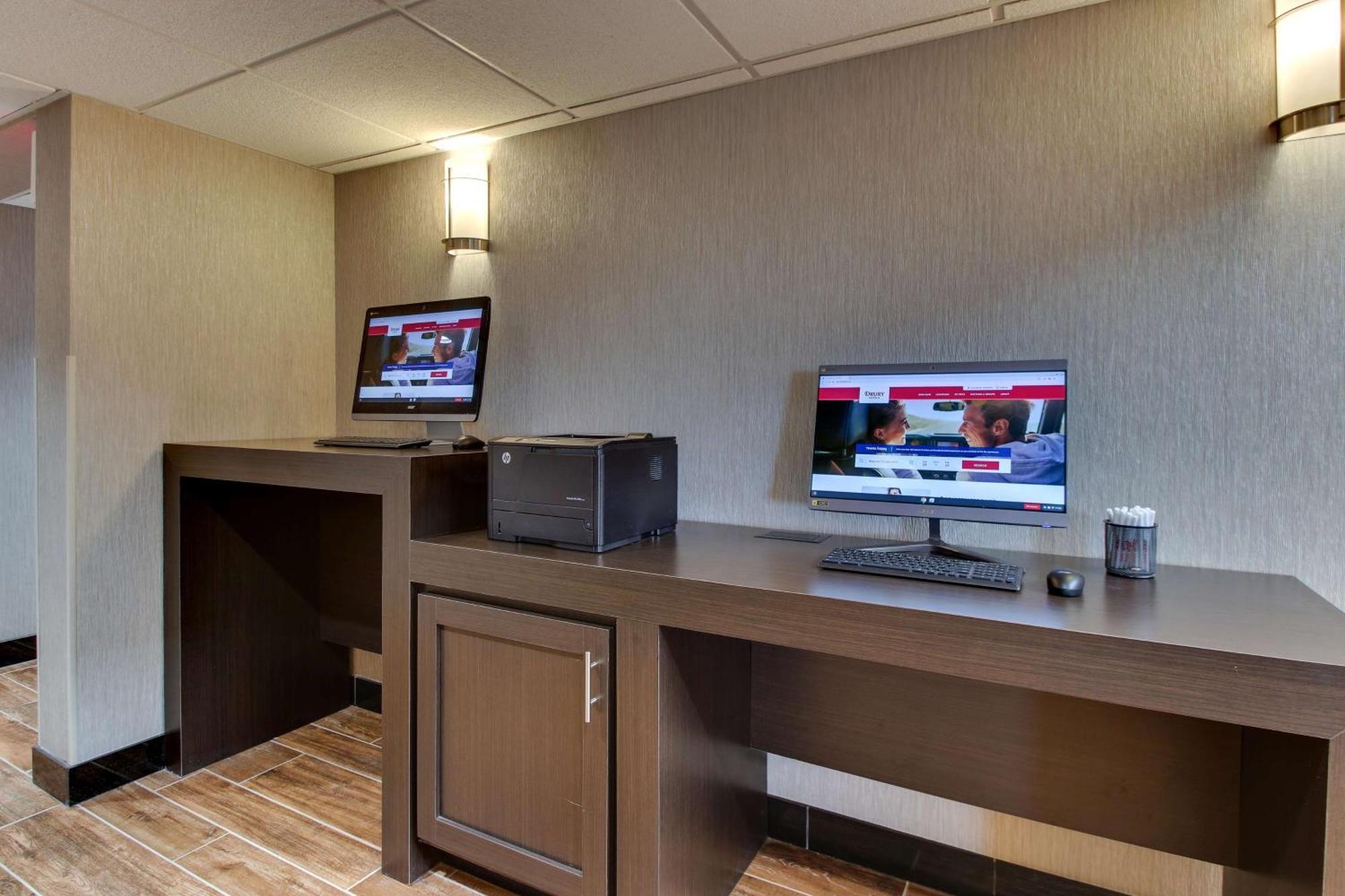 Drury Inn & Suites พ็อพลาร์บลัฟ ภายนอก รูปภาพ
