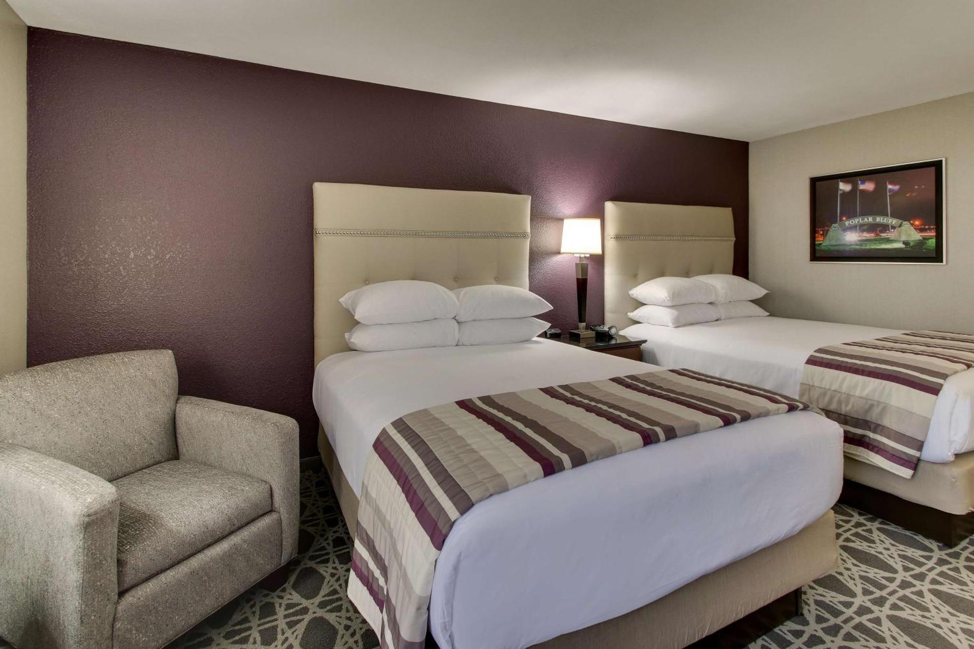 Drury Inn & Suites พ็อพลาร์บลัฟ ภายนอก รูปภาพ