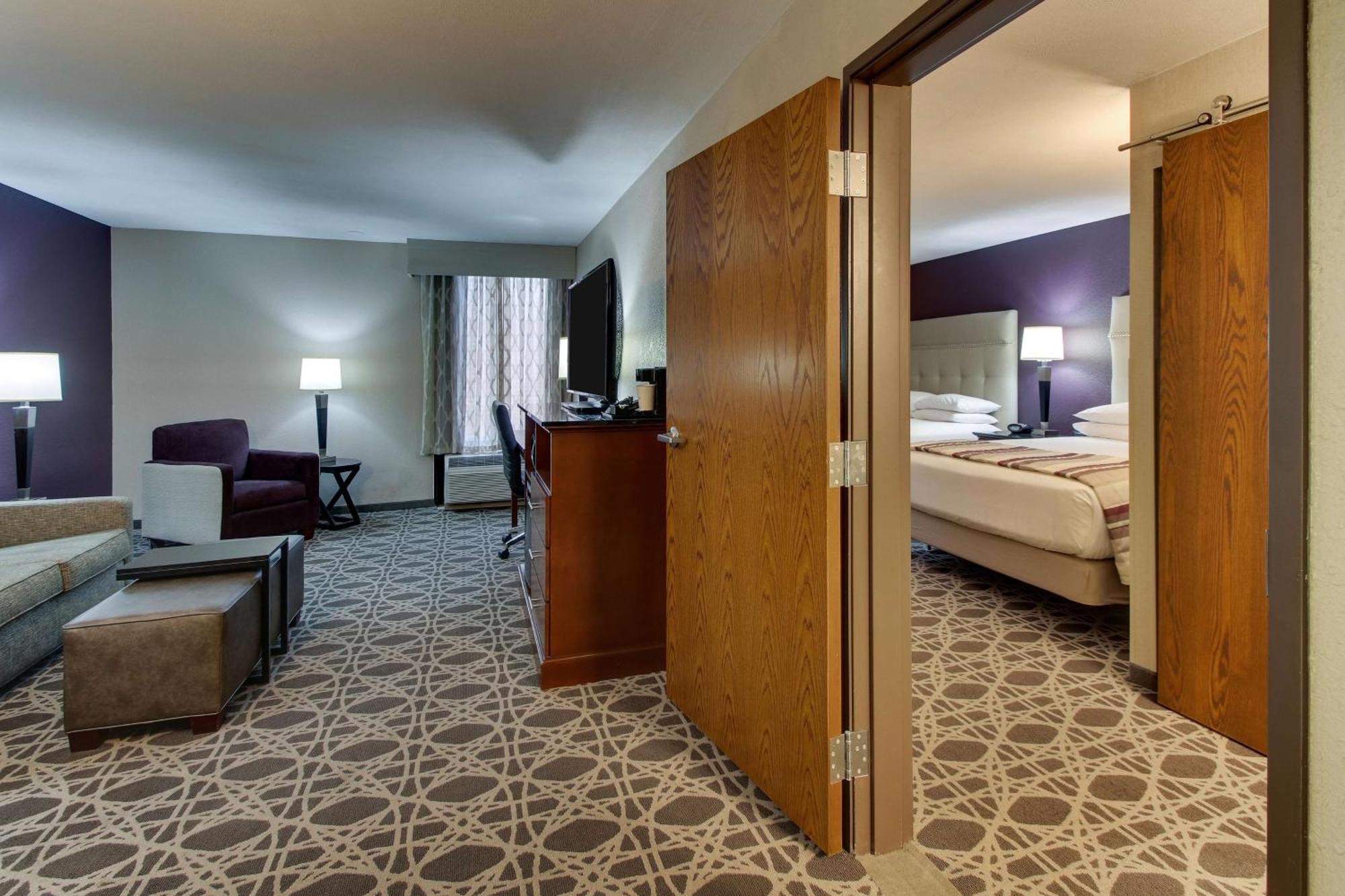 Drury Inn & Suites พ็อพลาร์บลัฟ ภายนอก รูปภาพ