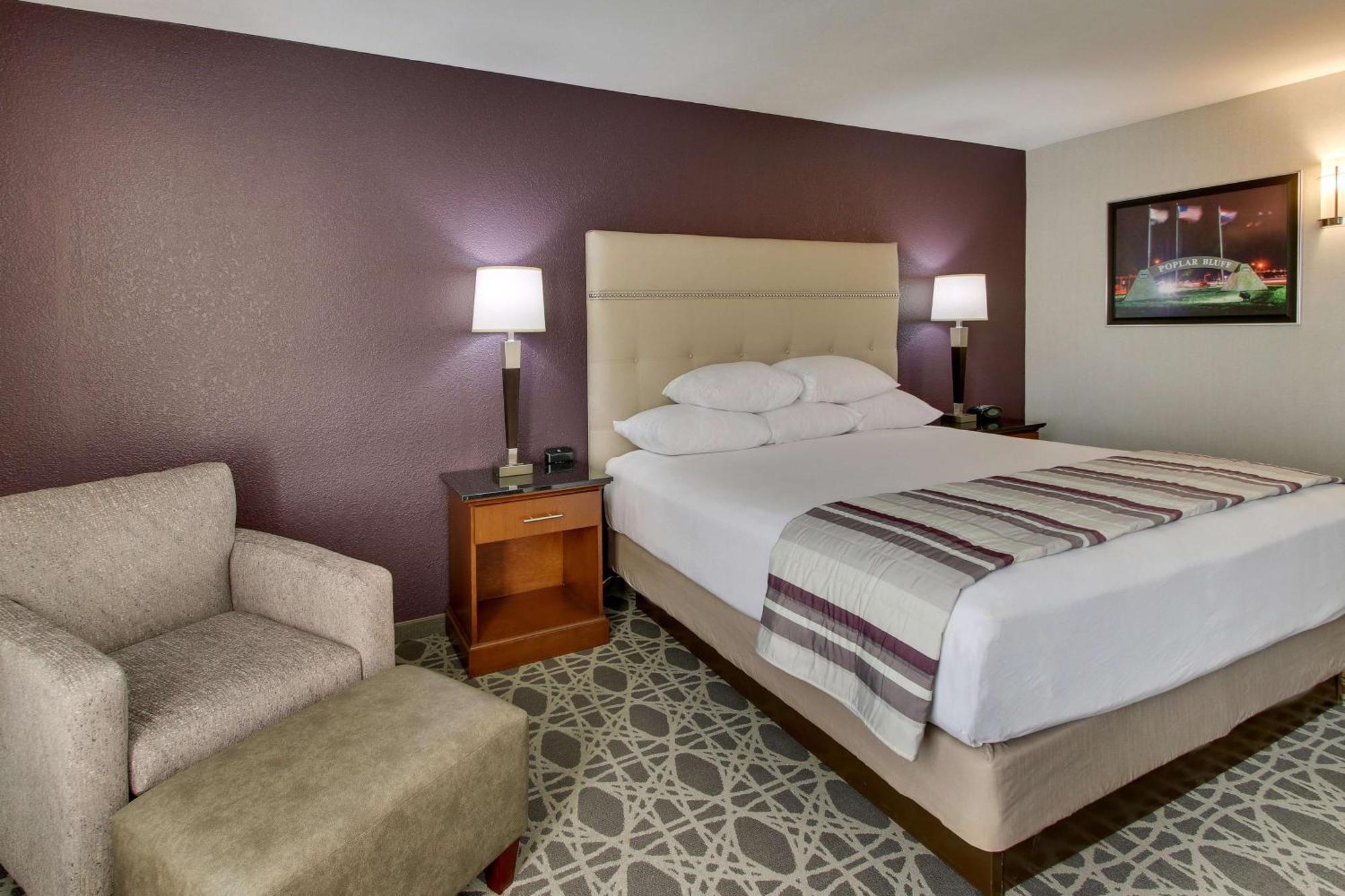 Drury Inn & Suites พ็อพลาร์บลัฟ ภายนอก รูปภาพ