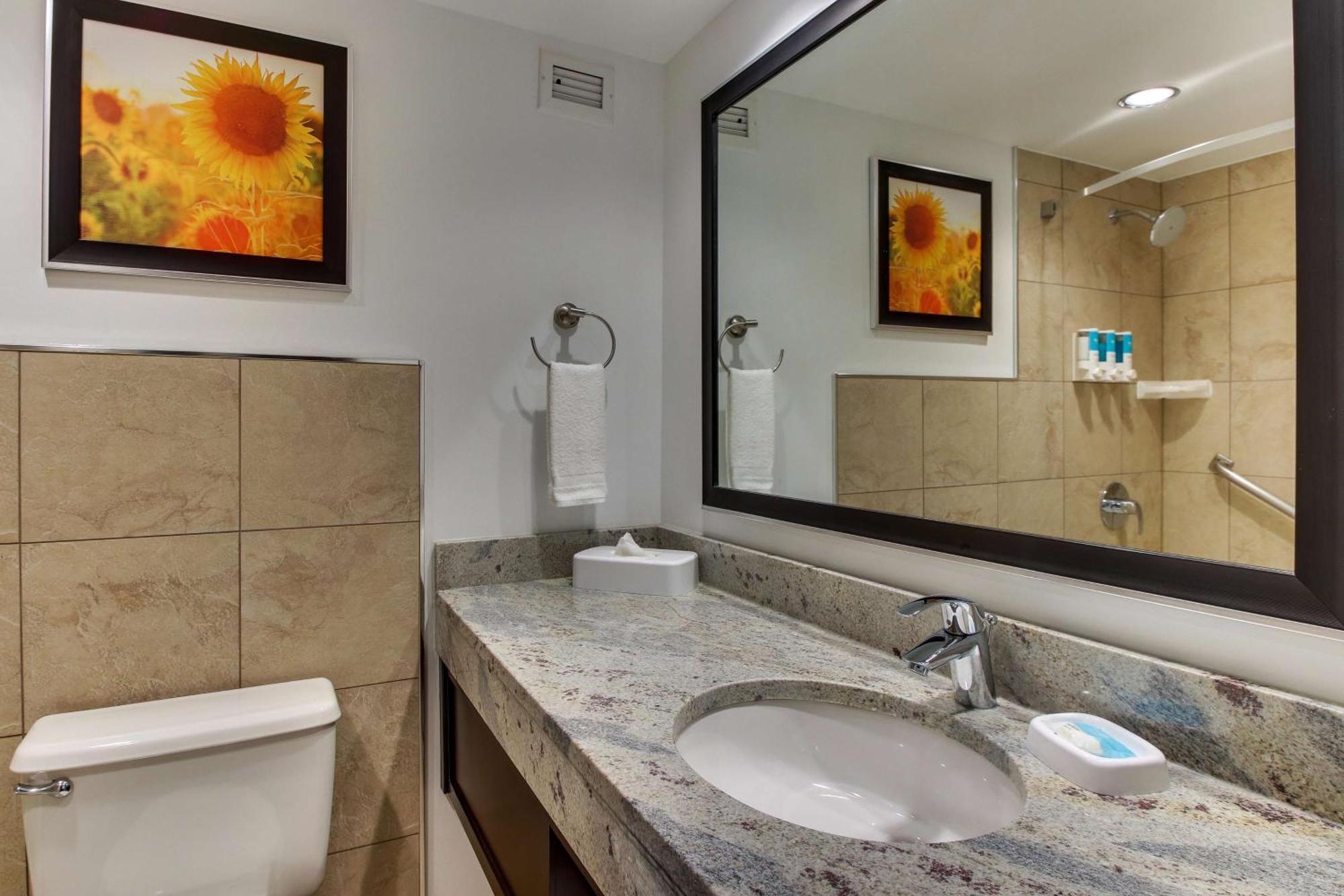 Drury Inn & Suites พ็อพลาร์บลัฟ ภายนอก รูปภาพ