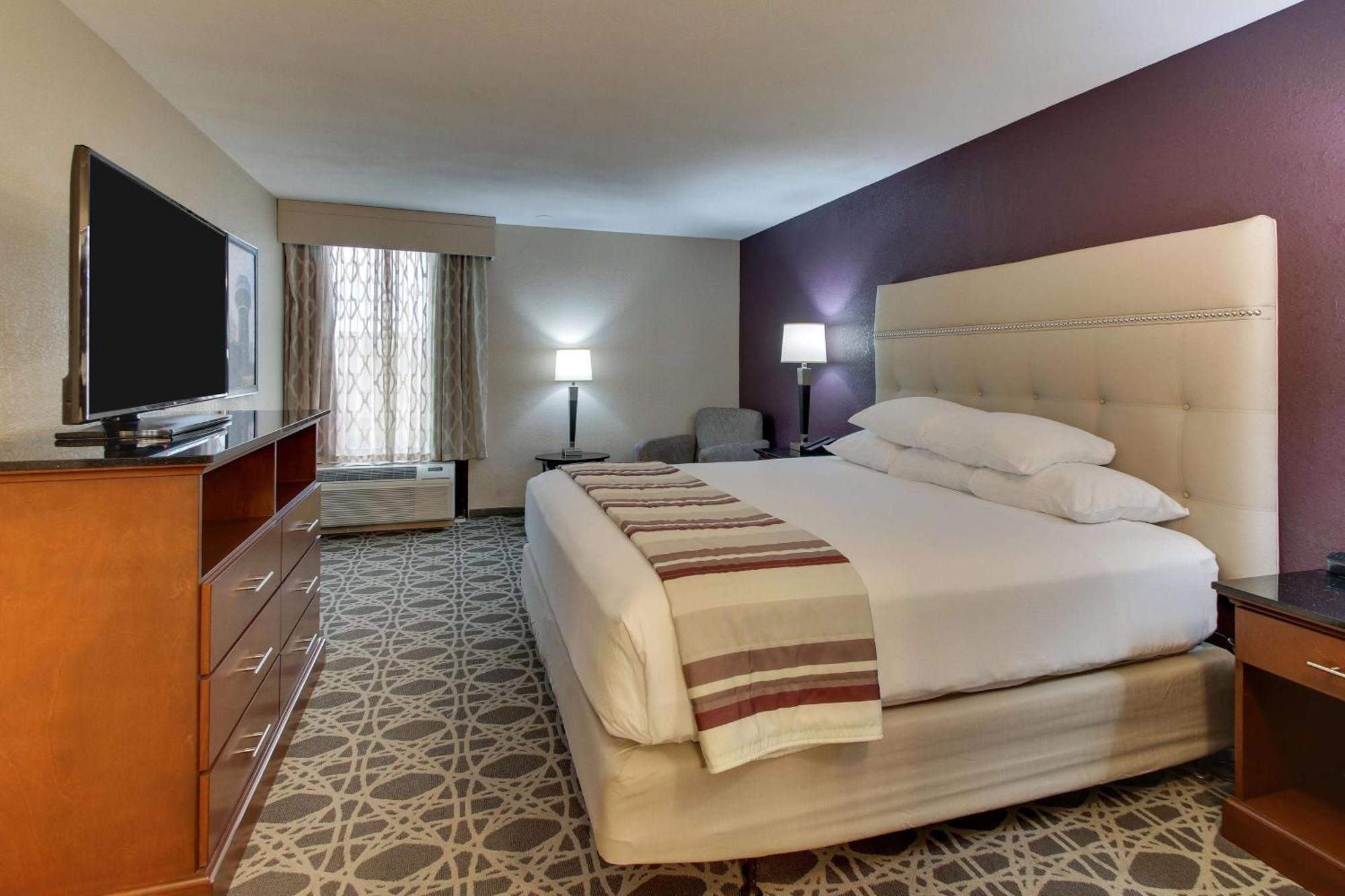 Drury Inn & Suites พ็อพลาร์บลัฟ ภายนอก รูปภาพ