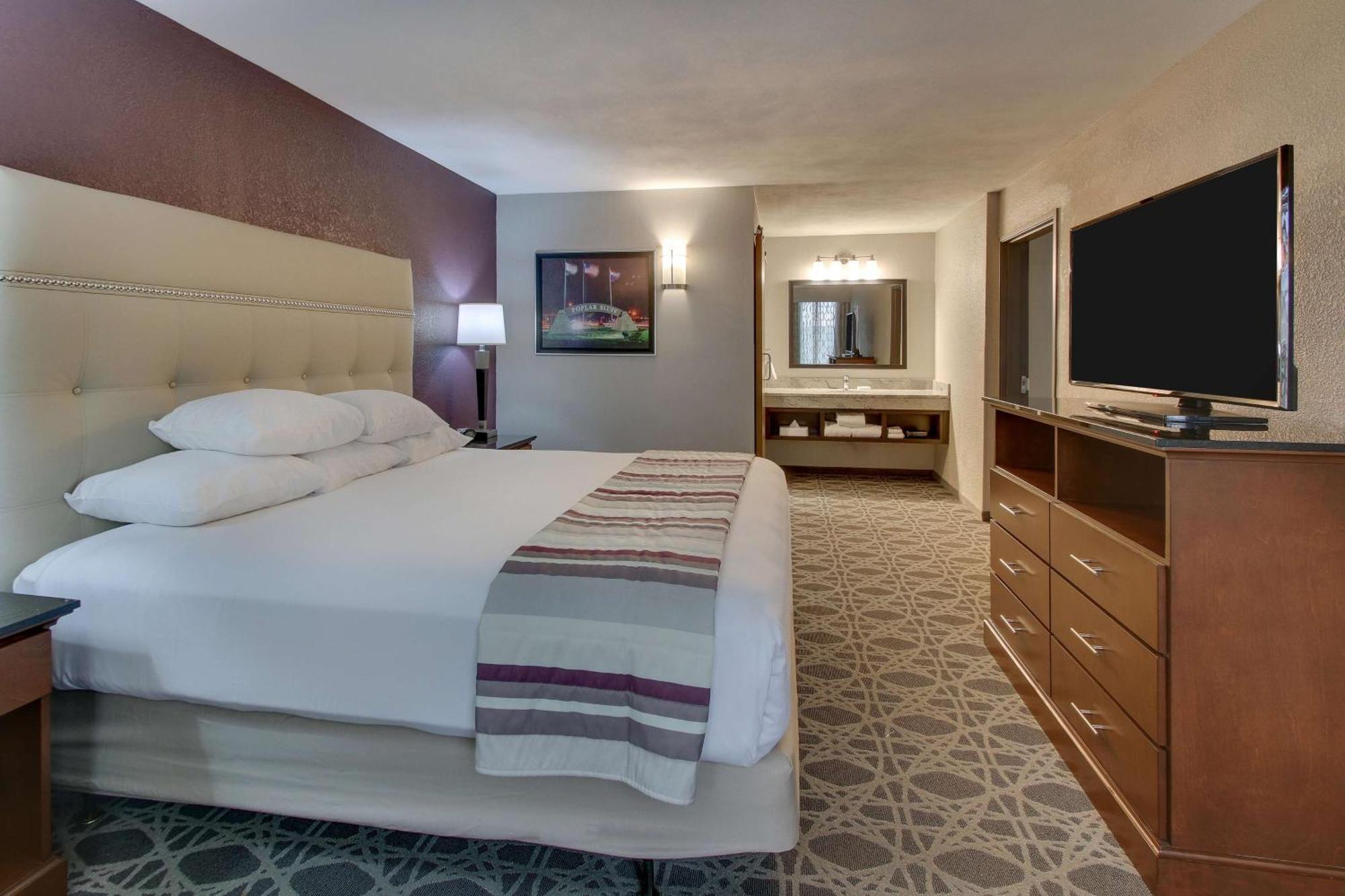 Drury Inn & Suites พ็อพลาร์บลัฟ ภายนอก รูปภาพ